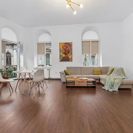 Charming 2-bedroom With Balcony Near Old Town * Bucareste