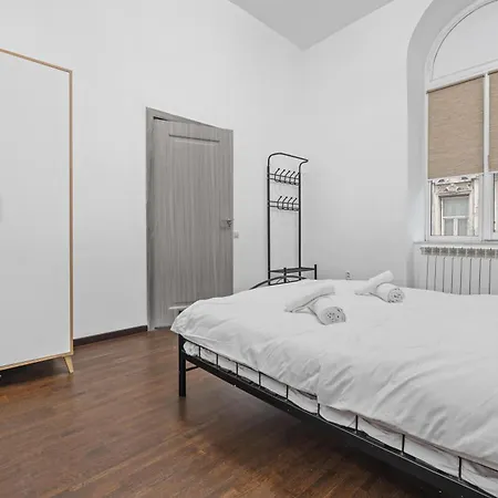 Apartment 2br With Balcony - Near Old Town *