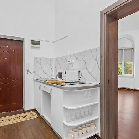 2br With Balcony - Near Old Town * Bucharest