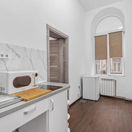 Apartment 2br With Balcony - Near Old Town Bucharest