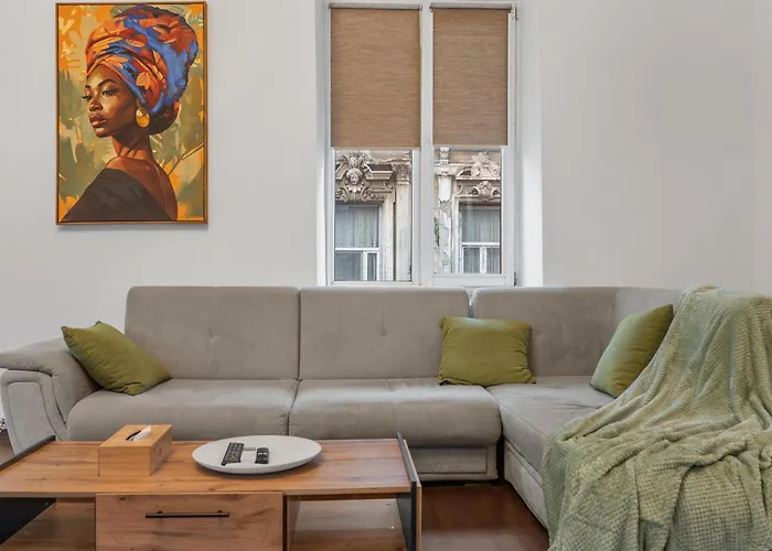 Apartment Charming 2-bedroom With Balcony Near Old Town Bucharest