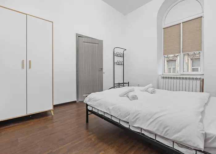 Apartamento Charming 2-bedroom With Balcony Near Old Town *